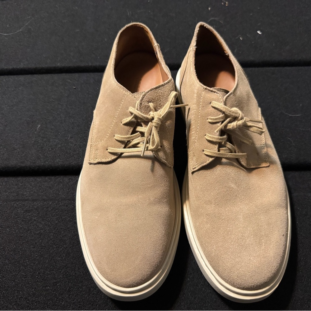 Allen Edmonds Beige Suede Henderson Lace Up Extralight - men’s size 9.5